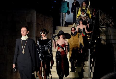 gucci castel del monte data|Watch the Gucci Fashion Show live from the interiors of Castel .